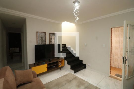 Casa para alugar com 3 quartos, 121m² em Vila Antonieta, São Paulo