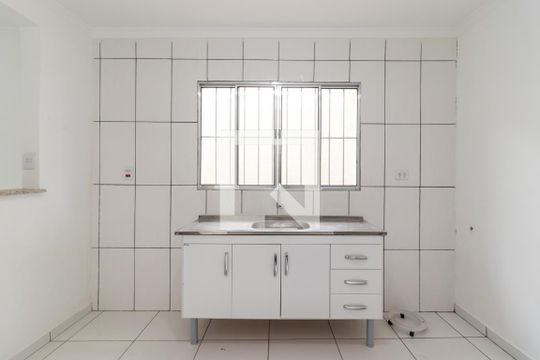 Cozinha de apartamento para alugar com 2 quartos, 56m² em Imirim, São Paulo