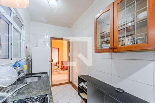 Cozinha de apartamento para alugar com 1 quarto, 48m² em Menino Deus, Porto Alegre