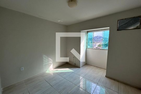 Sala de casa para alugar com 2 quartos, 50m² em Quintino Bocaiúva, Rio de Janeiro