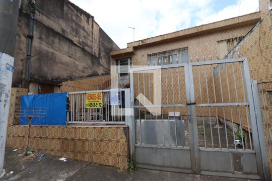 Fachada de casa à venda com 3 quartos, 290m² em Jardim Guairaca, São Paulo