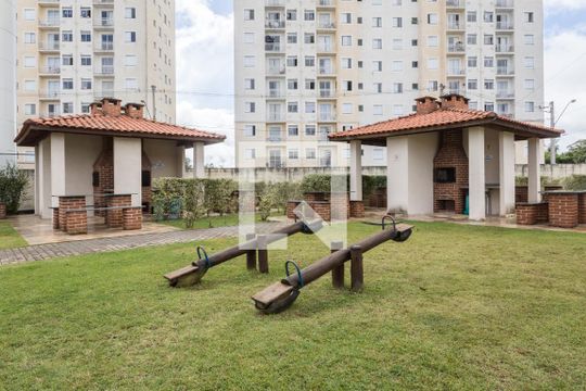 Área comum de apartamento para alugar com 2 quartos, 47m² em Vila Mogilar, Mogi das Cruzes