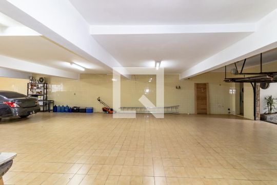 Garagem de casa para alugar com 3 quartos, 440m² em Indianópolis, São Paulo