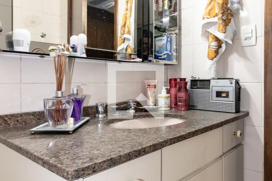 Banheiro do Quarto 1 de casa para alugar com 3 quartos, 440m² em Indianópolis, São Paulo