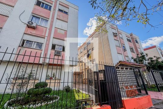 Fachada de kitnet/studio à venda com 1 quarto, 30m² em Jardim Dona Leopoldina, Porto Alegre