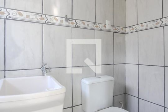 Banheiro de kitnet/studio à venda com 1 quarto, 30m² em Jardim Dona Leopoldina, Porto Alegre
