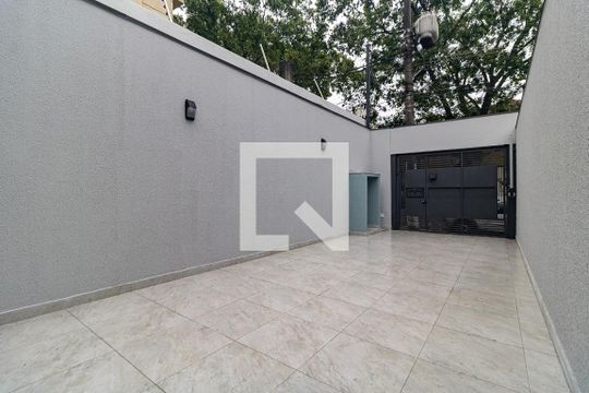 Garagem de casa à venda com 3 quartos, 100m² em Sacomã, São Paulo