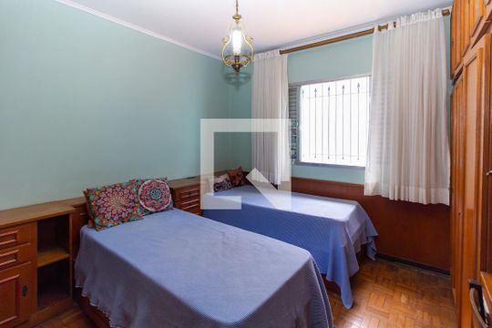 Quarto 1 de casa para alugar com 3 quartos, 210m² em Parque São Lucas, São Paulo