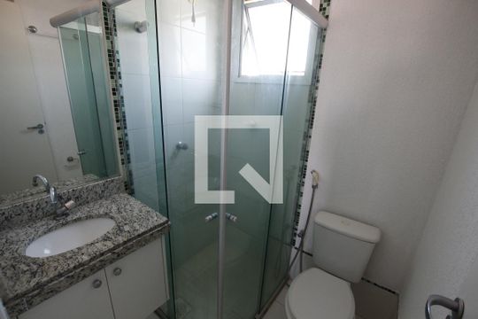 Banheiro da Suíte de apartamento para alugar com 2 quartos, 56m² em Jardim das Esmeraldas, Goiânia