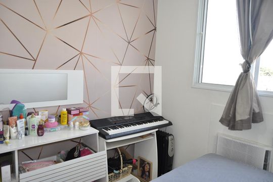 Quarto de apartamento para alugar com 2 quartos, 49m² em Del Castilho, Rio de Janeiro
