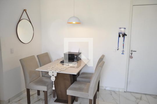 Sala de apartamento para alugar com 2 quartos, 49m² em Del Castilho, Rio de Janeiro