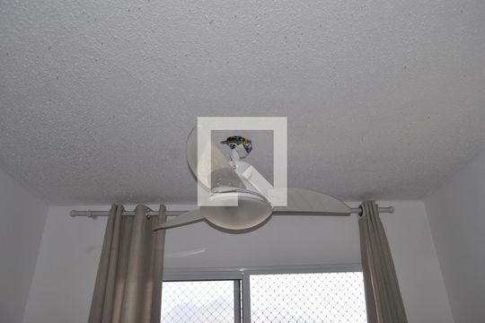 Sala de apartamento para alugar com 2 quartos, 49m² em Del Castilho, Rio de Janeiro