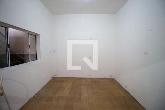 Sala de casa à venda com 3 quartos, 249m² em Vila Carmosina, São Paulo
