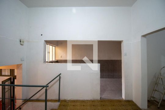 Sala de Estar de casa à venda com 3 quartos, 249m² em Vila Carmosina, São Paulo