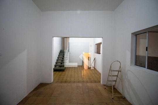 Sala de casa à venda com 3 quartos, 249m² em Vila Carmosina, São Paulo