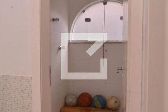 Área comum de casa à venda com 4 quartos, 411m² em Vila Scarpelli, Santo André