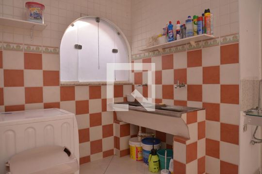 Área de Serviço de casa à venda com 4 quartos, 411m² em Vila Scarpelli, Santo André