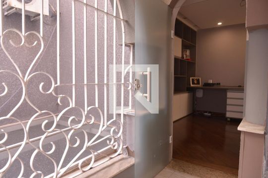 Área comum de casa à venda com 4 quartos, 411m² em Vila Scarpelli, Santo André