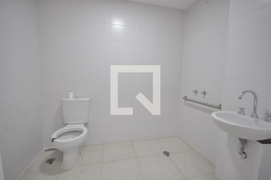 Banheiro de kitnet/studio para alugar com 1 quarto, 29m² em Tucuruvi, São Paulo