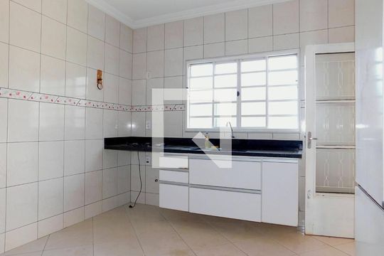 Cozinha de casa para alugar com 3 quartos, 150m² em São Luiz, Paulínia