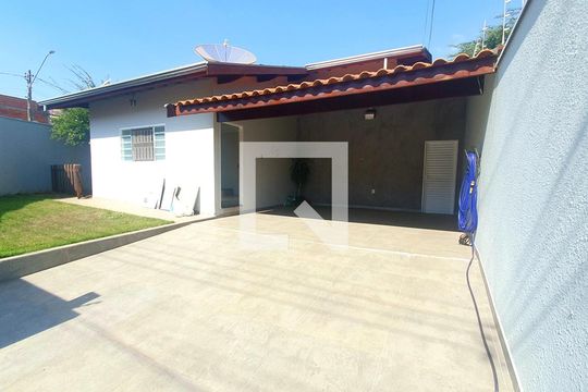 Área Externa de casa para alugar com 3 quartos, 150m² em São Luiz, Paulínia