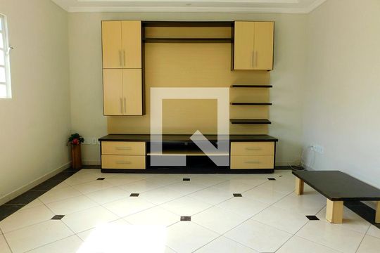 Sala de casa para alugar com 3 quartos, 150m² em São Luiz, Paulínia