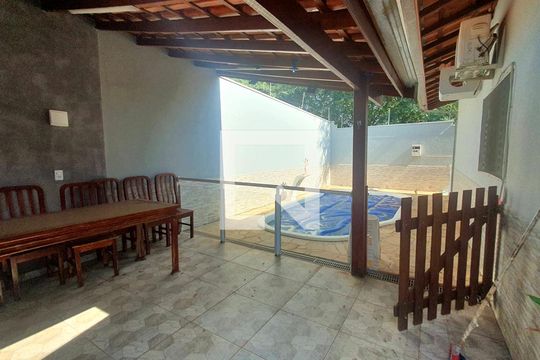 Piscina de casa para alugar com 3 quartos, 150m² em São Luiz, Paulínia