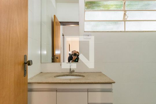 Banheiro de casa à venda com 3 quartos, 408m² em Padre Eustáquio, Belo Horizonte