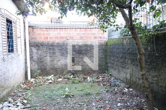 quintal fundos de casa à venda com 3 quartos, 112m² em Feitoria, São Leopoldo