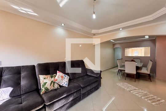 Sala de casa à venda com 3 quartos, 377m² em Parque Gerassi, Santo André