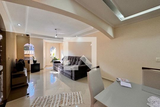 Sala de casa à venda com 3 quartos, 377m² em Parque Gerassi, Santo André