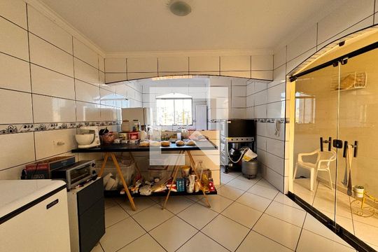 Cozinha de casa à venda com 3 quartos, 377m² em Parque Gerassi, Santo André