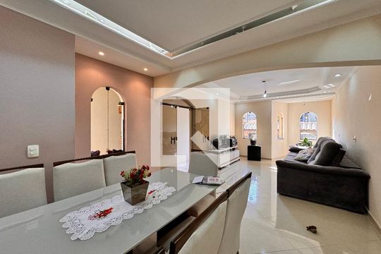 Sala de casa à venda com 3 quartos, 377m² em Parque Gerassi, Santo André