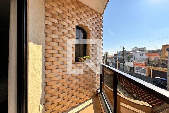 Sacada da suíte de casa à venda com 3 quartos, 377m² em Parque Gerassi, Santo André