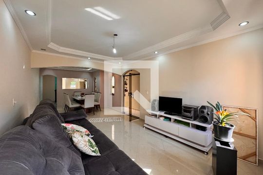 Casa à venda com 3 quartos, 377m² em Parque Gerassi, Santo André