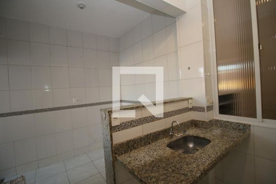 Cozinha de apartamento à venda com 2 quartos, 49m² em Olaria, Rio de Janeiro
