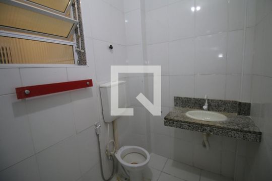 Banheiro de apartamento à venda com 2 quartos, 49m² em Olaria, Rio de Janeiro
