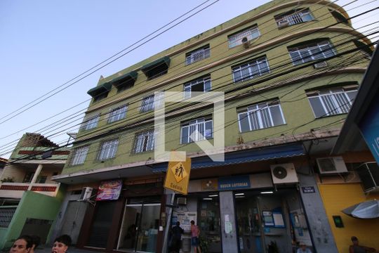 Fachada do Prédio de apartamento à venda com 2 quartos, 49m² em Olaria, Rio de Janeiro