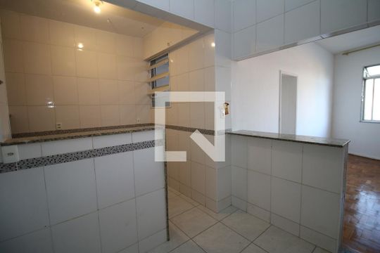 Cozinha de apartamento à venda com 2 quartos, 49m² em Olaria, Rio de Janeiro