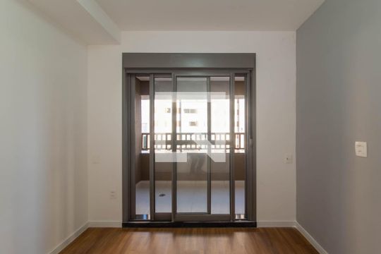 Quarto de kitnet/studio à venda com 1 quarto, 32m² em Vila Gumercindo, São Paulo