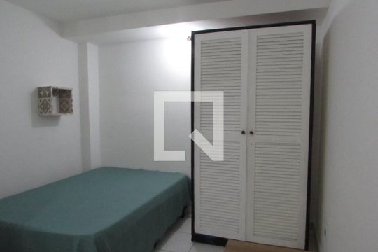 Quarto de kitnet/studio para alugar com 1 quarto, 17m² em Jardim Bonfiglioli, São Paulo