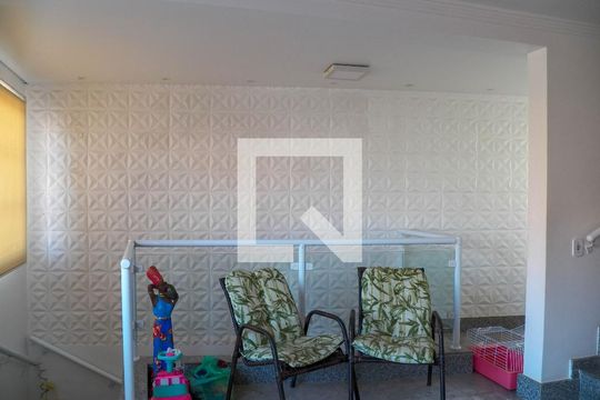Sala de casa à venda com 3 quartos, 110m² em Jardim Peri, São Paulo
