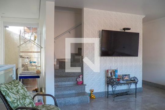 Sala de casa à venda com 3 quartos, 110m² em Jardim Peri, São Paulo