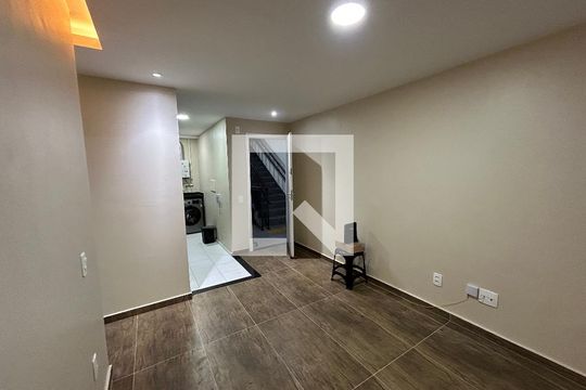 Sala de apartamento para alugar com 2 quartos, 40m² em Madureira, Rio de Janeiro