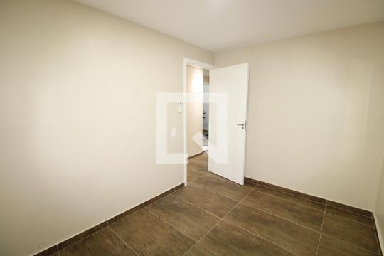 Quarto 1 de apartamento para alugar com 2 quartos, 40m² em Madureira, Rio de Janeiro
