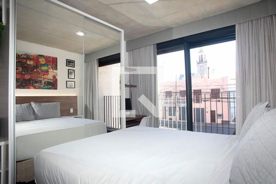 Quarto de kitnet/studio à venda com 1 quarto, 43m² em Farroupilha, Porto Alegre