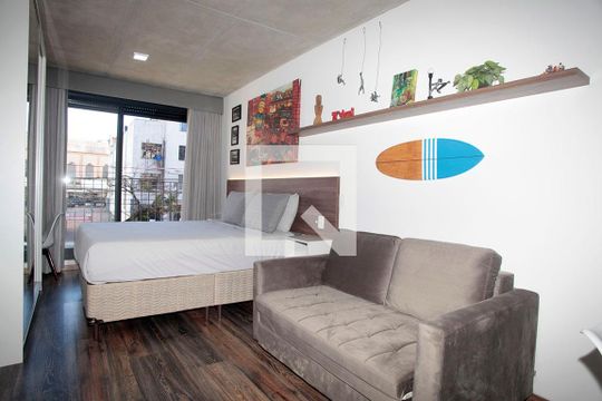 Sala de kitnet/studio à venda com 1 quarto, 43m² em Farroupilha, Porto Alegre