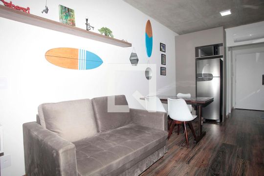 Sala de kitnet/studio à venda com 1 quarto, 43m² em Farroupilha, Porto Alegre