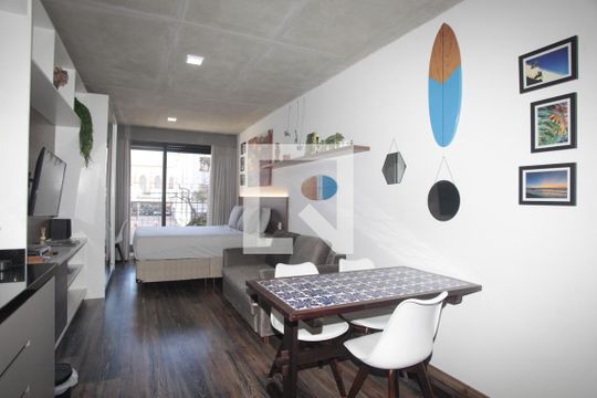 Kitnet/Studio à venda com 1 quarto, 43m² em Farroupilha, Porto Alegre