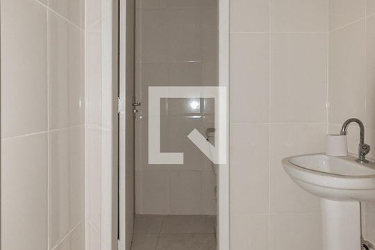 Banheiro de apartamento à venda com 1 quarto, 210m² em São Cristóvão, Rio de Janeiro